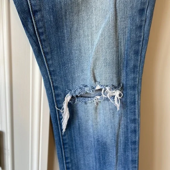 American Eagle skinny distressed jeans - Picture 2 of 4